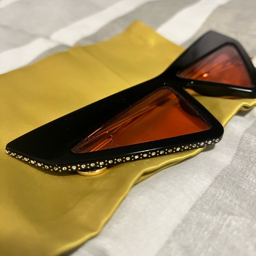 Gucci Hollywood Forever Sunglasses With Gucci Crystals. View 3